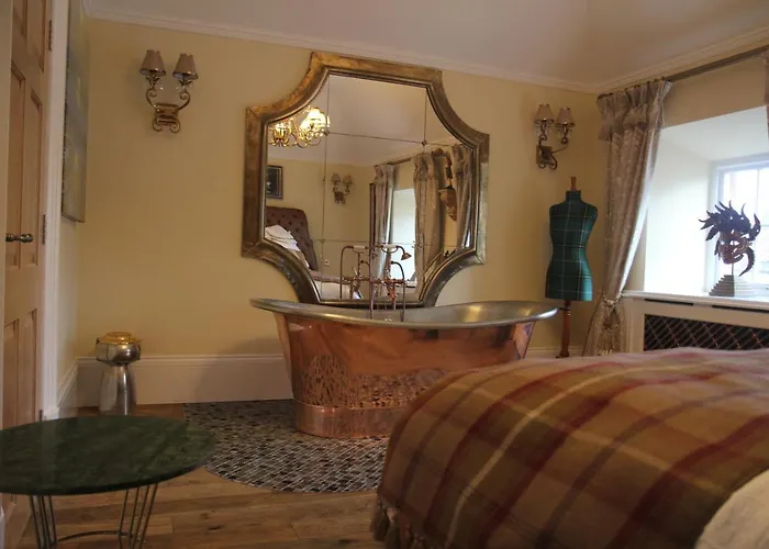 Clan Young Suite Apartment-Luxury Central Getaway!!