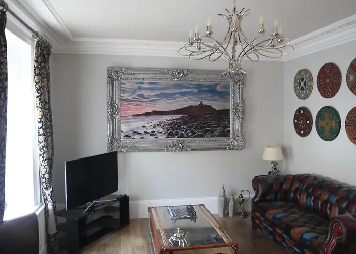Clan Young Suite Apartment-Luxury Central Getaway!!